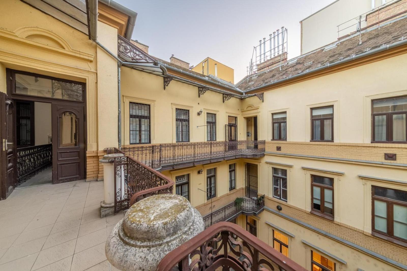 Sass Twins Apartment Next To The Basilica S2 Budapest Eksteriør bilde